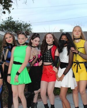 Ruby Jay Instagram - the only thing you wanna do is 💋❤️
.
.
So fun fact, my sister Pearl @freckledpearly (the one in red) actually MADE all of these costumes for her and her friends this year!!
