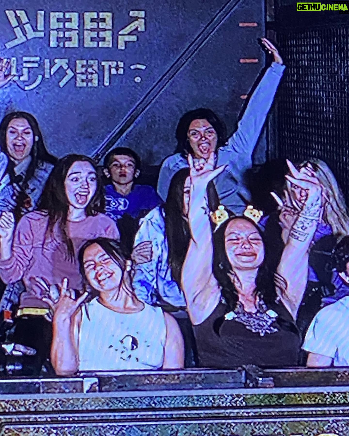 Ruby Jay - 15.5K Likes - Disney Day 👑
.
Absolutely love these girls ♥️