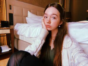 Ruby Jay Instagram - Let the freckles run wild 🐻💚