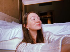 Ruby Jay Instagram - Let the freckles run wild 🐻💚