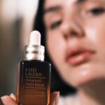 Ruby O. Fee Instagram - Anzeige Day and night! ✨ My daily beauty routine with @esteelaudergermany starts in the morning with my beloved Tinted Moisturizer DayWear Sheer Tint. It keeps my skin youthful and fresh and gives my skin a sun-kissed glow. In the evening, I use the Advanced Night Repair Serum. It helps regenerate the skin overnight and prevent fine lines. You can currently get a 30% discount on some of the most popular beauty products online #advancednightrepair