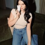 Ruby O. Fee Instagram - Anzeige Day and night! ✨ My daily beauty routine with @esteelaudergermany starts in the morning with my beloved Tinted Moisturizer DayWear Sheer Tint. It keeps my skin youthful and fresh and gives my skin a sun-kissed glow. In the evening, I use the Advanced Night Repair Serum. It helps regenerate the skin overnight and prevent fine lines. You can currently get a 30% discount on some of the most popular beauty products online #advancednightrepair