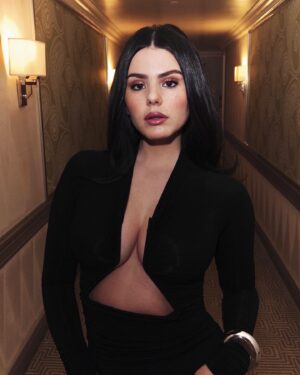 Ruby O. Fee Instagram - Hello LA, hello Golden Globes ✨

Thank you Team 🤍
Hair @justinemarjan 
Make up @kateydenno 
@viewpoint.pr 
@magdalena_sita 
@jodee.je 
🤍

Photo @matthiasschweighoefer ♥️