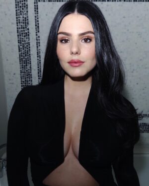 Ruby O. Fee Instagram - Hello LA, hello Golden Globes ✨

Thank you Team 🤍
Hair @justinemarjan 
Make up @kateydenno 
@viewpoint.pr 
@magdalena_sita 
@jodee.je 
🤍

Photo @matthiasschweighoefer ♥️