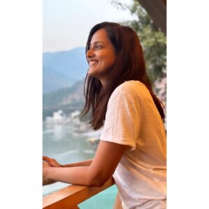 Rucha Inamdar Instagram - #gangariver #ganga #freedomcafe #rishikesh #chill #sunset #friends #relax #slowdown #nature #india