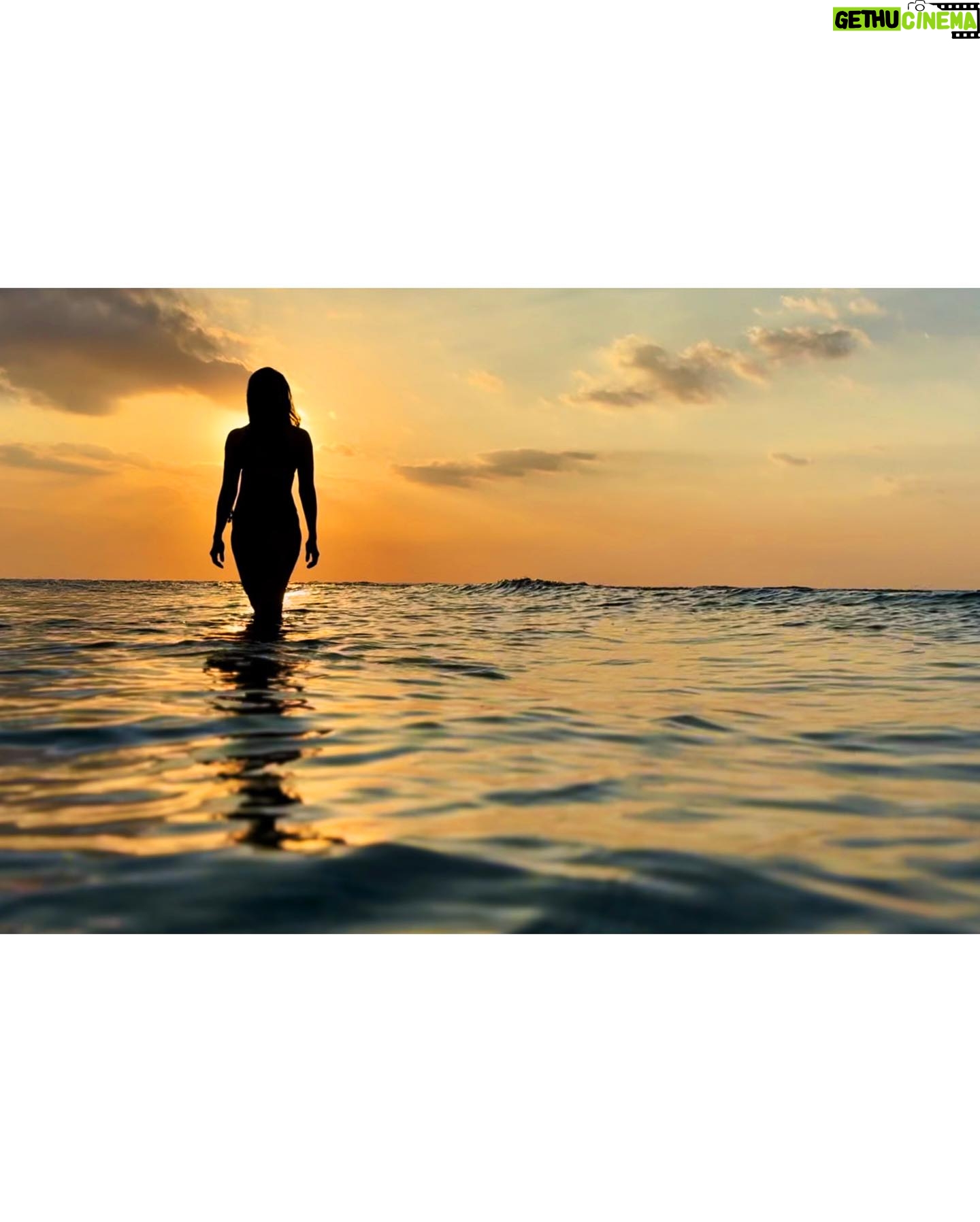 Rucha Inamdar - 8.9K Likes - 🌊🌴☀️
#beautifulsunset #ruchainamdar #sea #sunset #ocean #bluewater #sunsetlovers #sunsetphotography #sunsetlover #beach #beachlife #beachlover #beachvibes
