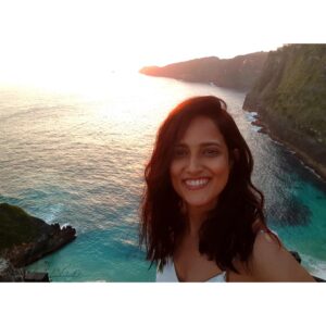 Rucha Inamdar Instagram - A beautiful evening spent on a beautiful island 🌊

#sunset #sea #nature #naturelover #gratitude #happy