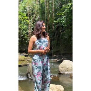 Rucha Inamdar Instagram - A fresh start to a fresh day..
Happy Sunday everyone ☺️

#sunday #green #nature #ruchainamdar #smile #hnm #happiness #happy #love #simplicity