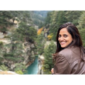 Rucha Inamdar Instagram - Pahadon se baatein khatam hi na ho..

#newexperience #ruchainamdar #leatherjacket #coldweather #smile #happiness #travelling #insta #nature #palat