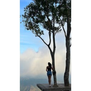 Rucha Inamdar Instagram - Me with Mount Agung..

#activevolcano #mountagung #bali #indonesia #lehangansweet #clouds #montain #bluesky #ruchainamdar