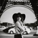 Ruken Demirer Instagram - Siyah&beyaz bir #paris #tbt si ♠️ || A black and white Paris ✨ #rukenontheroad ✨