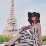 Ruken Demirer Instagram - #Paris #rukenontheroad #tbt 💫