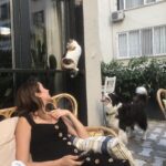 Ruken Demirer Instagram – 💭🐱Arkadaşlarım, annem ve babam tatile gitti ama teyzemle de keyfim yerinde || My friends and my parents went on vacation, but I’m in good spirits with my aunt🐱♥️ #happyweekend #mutluhaftasonları ☀️