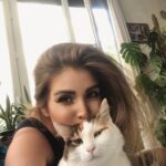 Ruken Demirer Instagram – 💭🐱Arkadaşlarım, annem ve babam tatile gitti ama teyzemle de keyfim yerinde || My friends and my parents went on vacation, but I’m in good spirits with my aunt🐱♥️ #happyweekend #mutluhaftasonları ☀️