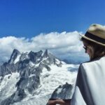 Ruken Demirer Instagram - Chamonix-Mont-Blanc’tan birkaç fotoğrafla hepinize güzel bir gün diliyorum✨🤍Çok sevdiğim bir manzarası var. || I wish you all a lovely day with a few photos from Chamonix-Mont-Blanc. It has a view I really love🤍 #tbt #rukenontheroad 🍀