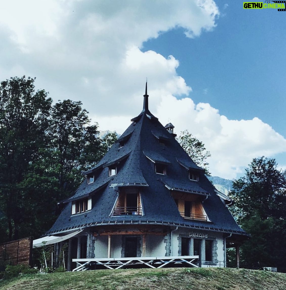 Ruken Demirer - 3 Likes - Chamonix-Mont-Blancβtan birkaΓ§ fotoΔrafla hepinize gΓΌzel bir gΓΌn diliyorumβ¨π€Γok sevdiΔim bir manzarasΔ± var. || I wish you all a lovely day with a few photos from Chamonix-Mont-Blanc. It has a view I really loveπ€ #tbt #rukenontheroad π