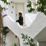 Ruken Demirer Instagram - Hacımemiş’in en keyifli lokasyonunda bulunan çok sevdiğimiz, Kurabiye Otel bu sezon yenilendi! Minimal dokunuşların doğanın tüm tonlarıyla buluştuğu yeni yüzüyle @kurabiyeotel sizleri bekliyor… 🍃Benden söylemesi ☀️#rukenontheroad 💙 || Our favorite @kurabiyeotel , located in the most pleasant location of Hacımemis, has been renewed this season! Kurabiye Hotel is waiting for you with its new face where minimal touches meet all the tones of nature… 🍃 #rukenontheroad 🌸