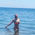 Ruken Demirer Instagram - Yaz sezonu açıldı ☀️💙 || Summer season opened #righthererightnow #rukenontheroad 🧜‍♀️