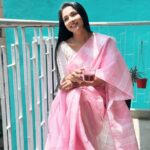 Runa Khan Instagram – আজকে একটু মণিপুরী প্রেম চলছে..🌸🌸🌸

#runakhan