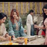 Runa Khan Instagram – পেশাগত কাজ এটি নয়..!
কাজটি মূলত @safiya_sathi’র প্রতি ভালোবাসা
আর @nafis_muhammad_ismaeel কে আবার কাজে স্বাগত জানানোর গভীর ভালোবাসা থেকে করা..
অভিননন্দন তোমাদেরকে..
I am proud of you both 😊