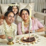 Runa Khan Instagram - ১২ বছর... যে স্নেহ,যত্ন,ভালোবাসা,গুরুত্ব,সম্মান,আদর আমার প্রতি তুমি দেখিয়েছো এই বারো বছরে কখনো কখনো মনে হয়েছে আমার মা-বাবা’ও এভাবে আমার প্রতি অনুভুতির প্রকাশটা দেখাতে পারেনি.. যদিও আমি আমার বাবা-মার অতীব আদরের একমাত্র মেয়ে..😊 এবং আমি নিশ্চিত যে পরিমান মমতা ও দরদ নিয়ে তুমি আমার পিছে-পিছে ঘুরতে থাকো আমার একমাত্র সন্তানও কখনো এমন মমতা আর দরদে আমাকে আগলে রাখতে পারবে না.. জাগতিক আমার প্রায় সকল শখ-আহ্লাদ-চাওয়াই তুমি পূর্ণ করে ফেলেছো, তেমন কিছুই আর চাইবার নেই.. শুধু সুস্থ থাকো..আমার আর মেয়ের সাথে অনেক অনেক বছর বেঁচে থাকো.. ব্যাস এটুকুই চাওয়া.. শুভ কাগজ-কলম দিবস আমার EW ❤️ (বি.দ্র- এর মানে এই নয় যে,আমরা ঝগড়া-ঝাটি, রাগা-রাগি করে প্লেট-গ্লাস ভাঙি নাই কখনো.. প্লেট-গ্লাস ভাংচুর অতীতেও চলেছে ভবিষ্যতেও চলবে ইনশাআল্লাহ ..😏)