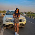 Rupali Wakode Instagram - Golden Hour 🌞 #rupaliwakode #sunset #mobilephotography #goldenhour