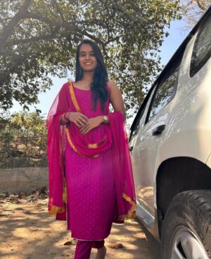 Rupali Wakode Instagram - Gulabi 💓💓💓

#mobilephotography #gulabi #rupaliwakode