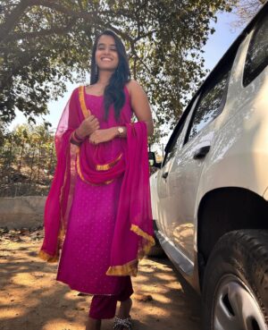 Rupali Wakode Instagram - Gulabi 💓💓💓

#mobilephotography #gulabi #rupaliwakode