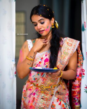 Rupali Wakode Instagram - Happy Holi In Advance 🥳

📸 - @omu_photography 

#holiphotography #holitheme2024 #holishoot #rangpanchami🎨 #pune #rupaliwakode