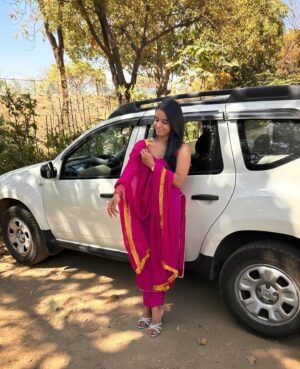 Rupali Wakode Instagram - Gulabi 💓💓💓

#mobilephotography #gulabi #rupaliwakode