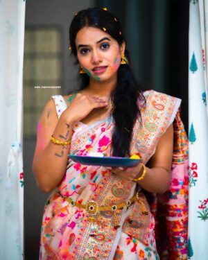 Rupali Wakode Instagram - Happy Holi In Advance 🥳

📸 - @omu_photography 

#holiphotography #holitheme2024 #holishoot #rangpanchami🎨 #pune #rupaliwakode