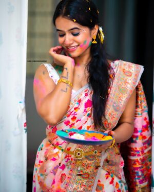 Rupali Wakode Instagram - Happy Holi In Advance 🥳

📸 - @omu_photography 

#holiphotography #holitheme2024 #holishoot #rangpanchami🎨 #pune #rupaliwakode