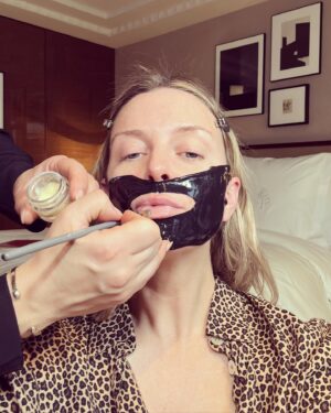 Ruth Kearney Instagram - Double make-over to go 🍟💅🏽✨