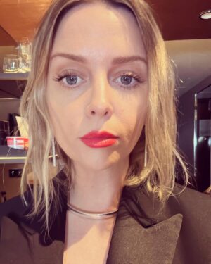 Ruth Kearney Instagram - Double make-over to go 🍟💅🏽✨