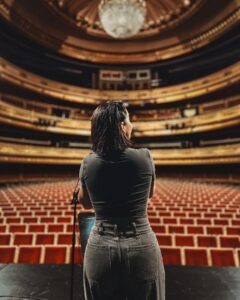 Ruth Lorenzo Instagram - ¡Todo esto está siendo un sueño hecho realidad! Nuevo disco en el horno y más conciertos en camino ✨🤍