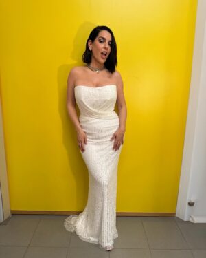 Ruth Lorenzo Instagram - Y de repente la vida te sorprende… 🤍

#benidormfest2024 

👗: @loveisintheair_bridal @jennypackham @__pdepaola @stevemaddenesp por @antoinella