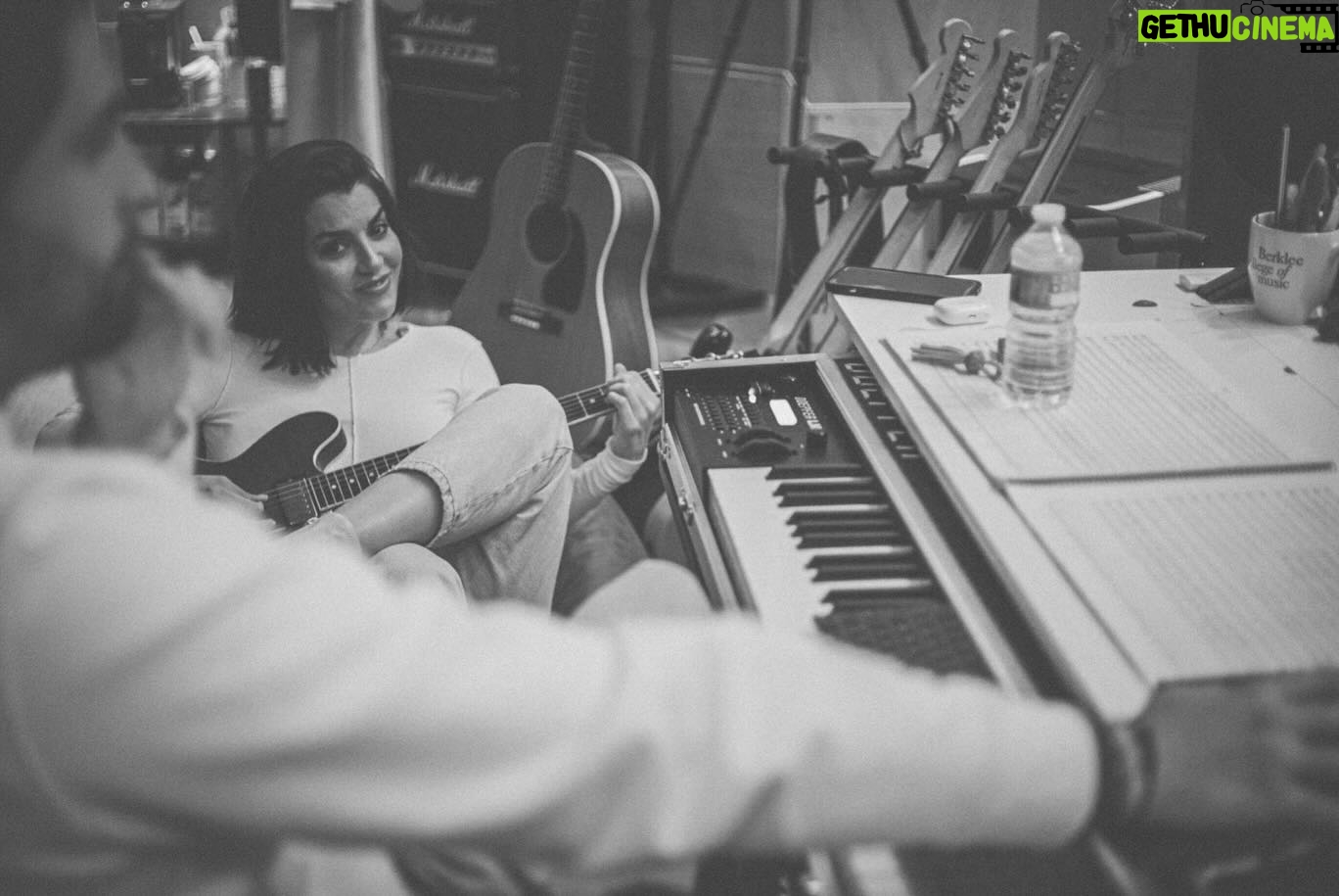 Ruth Lorenzo Instagram - Loading… ❤️🔥🎙️✍🏻