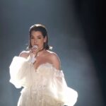 Ruth Lorenzo Instagram - 🤍🖤El 10 de mayo siempre será nuestro. Un día para recordar todos esos nervios, esa emoción por celebrar el gran sueño que es #Eurovision. Han pasado 10 años desde que me subí a aquel escenario y siento que desde aquella cita bajo la lluvia he crecido como persona y artista. He aprendido y conseguido ser por fin quien quiero ser con total libertad para seguir sintiendo la música con esa fuerza y celebrarla desde lo más profundo de mi ser. Un ejemplo de todo esto fue la nueva versión de “Dancing In The Rain” que llegó por sorpresa en febrero y espero que disfrutarais tanto como yo haciéndola. Van a llegar cosas increíbles, os lo prometo, y las viviremos juntos como siempre. Os amo. RL P.D. Toda la suerte del mundo para mañana a mis queridos @nebulossa_oficial. Disfrutad hasta el último segundo, es una experiencia increíble y que se queda contigo para toda la vida 🖤🤍 #DITR10years