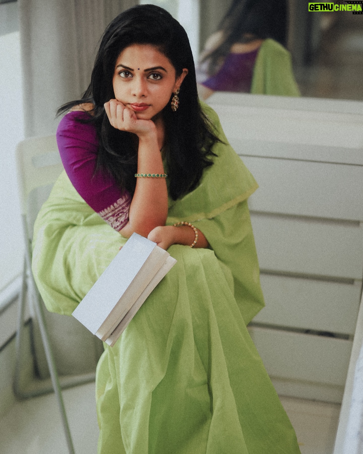 Rutuja Bagwe - 2.8K Likes - Finding joy in simplicity….
.
.
.
#rutujabagwe #pratipadaclothing #rohitographs