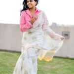 Rutuja Bagwe Instagram - 🤍🤍🤍 Saree @cottonect_ck P.c harshit mhatre #sareelove #sareelover #sareelovers #sareeindia #cotton #cottonsaree #rutujabagwe