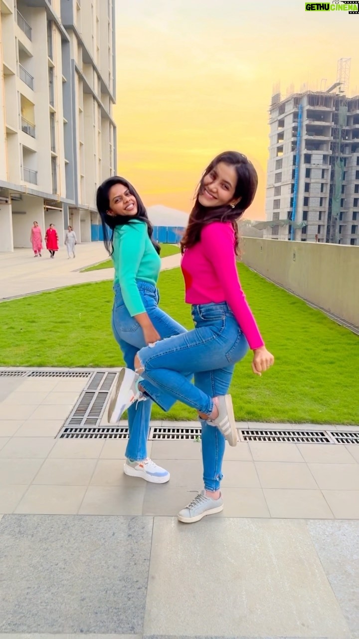 Rutuja Bagwe - 4.7K Likes - तू मी Reel = मज्जा 🤪🤗😘❤️
v.c @anaghaa_atul 💕
#reels #reelitfeelit #happyme #thisisus #reelsinstagram #friends #timepass #funtime