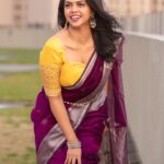 Rutuja Bagwe Instagram - 😃😃😃 saree @bahurupa_ p.c @ashayrtulalwar MUA @riyapanchal.makeupartist blouse @liiyanna_designs #saree #sareelove #rutujabagwe #smile #magiclight #behappy #bestrong