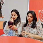 Rutuja Bagwe Instagram – सांगा बरं कंमेंट्स मधे 😂
.
#kallakarshrutii #rutujabagwe #instareel #funnyreels #radiojockey #actress #lightscameraaction #redfmpune #magicfmmumbai #staytuned !!