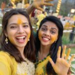 Rutuja Bagwe Instagram - Yelloooowww guys!❤️ #diljitmorning #happypicture #vibehai