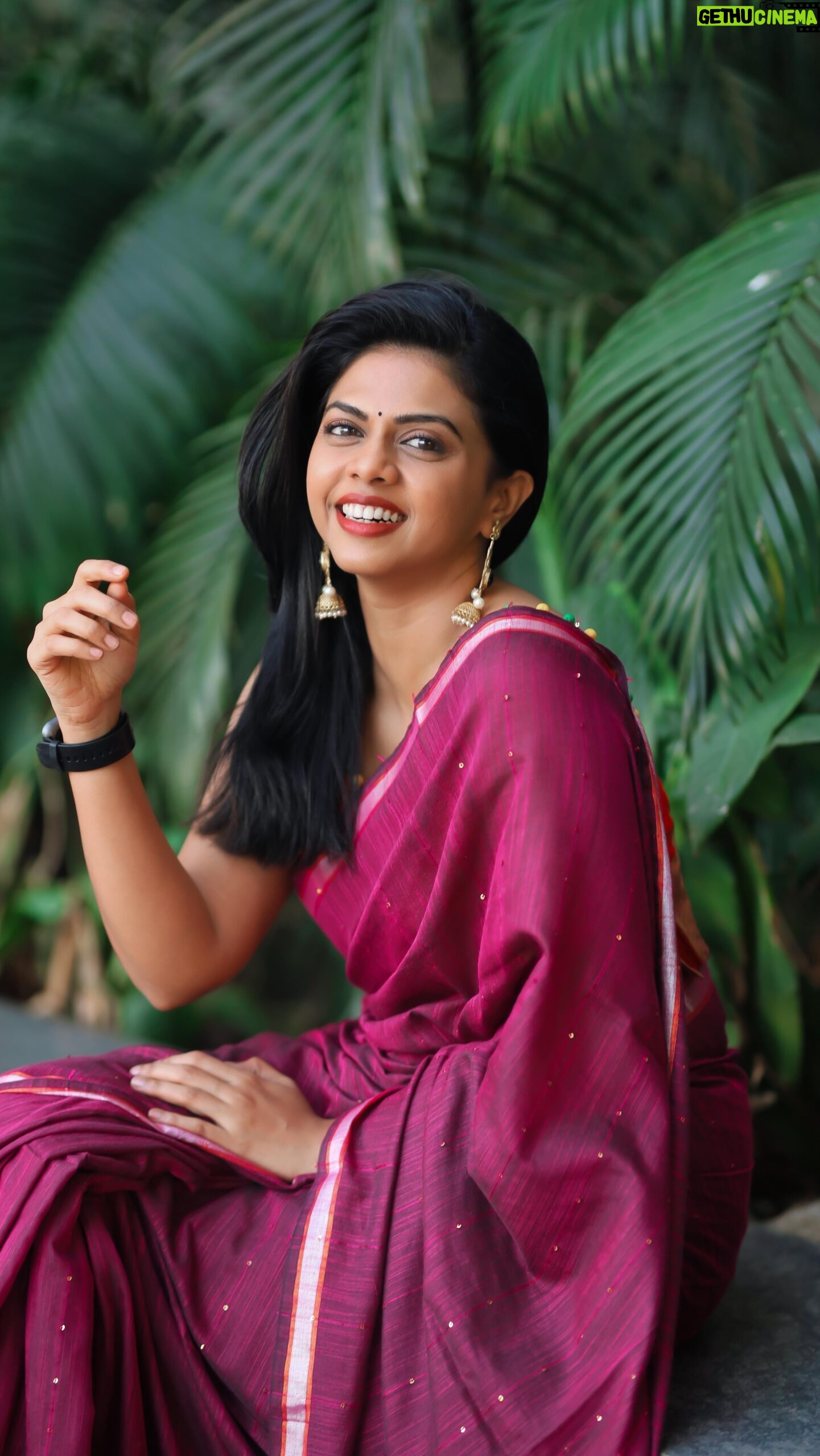 Rutuja Bagwe - 2.5K Likes - Do good and good will come to you 😇😃
saree @pratipadaclothingofficial
#happyme #dogood #bereal #true #pure #peace #saree #sareelove #windy #sareelover #rutujabagwe