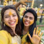 Rutuja Bagwe Instagram - Yelloooowww guys!❤️ #diljitmorning #happypicture #vibehai