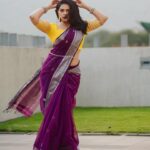 Rutuja Bagwe Instagram - I don’t have to be perfect, I just have to be me 💜 saree @bahurupa_ p.c @ashayrtulalwar MUA @riyapanchal.makeupartist blouse @liiyanna_designs #saree #sareelove #beyourself #rutujabagwe #magiclight #sareelover