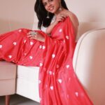 Rutuja Bagwe Instagram - ❤️🤍❤️🤍 p.c @miss_canon_21 saree @bahurupa_ #saree #sareelove #behappy #smile #lovelife #hopeful #happyme #rutujabagwe