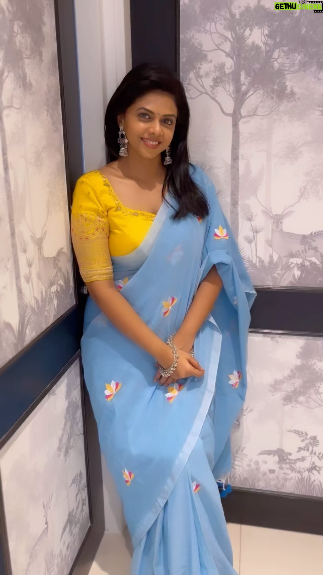 Rutuja Bagwe - 3K Likes - 🦋🦋🦋
Pure Handlooms saree
Product Details
Fabric Pure Mulmul Cotton
Blouse Running Included
Price 1500 INR
For Queries : Connect us on Whatsapp 8879879084
In Frame @rutuja_bagwe
Curated @atharvchavan_official
Pictures @rohitographs
Assisted @pixel.by.sai
#pratipadaclothing #acompleteclothingbrand #startup #sarees #purecotton #handloom #cottonsarees #rutujabagwe #newshoot #supportsmallbusiness #saree #sareelove #sareelover #rutujabagwe