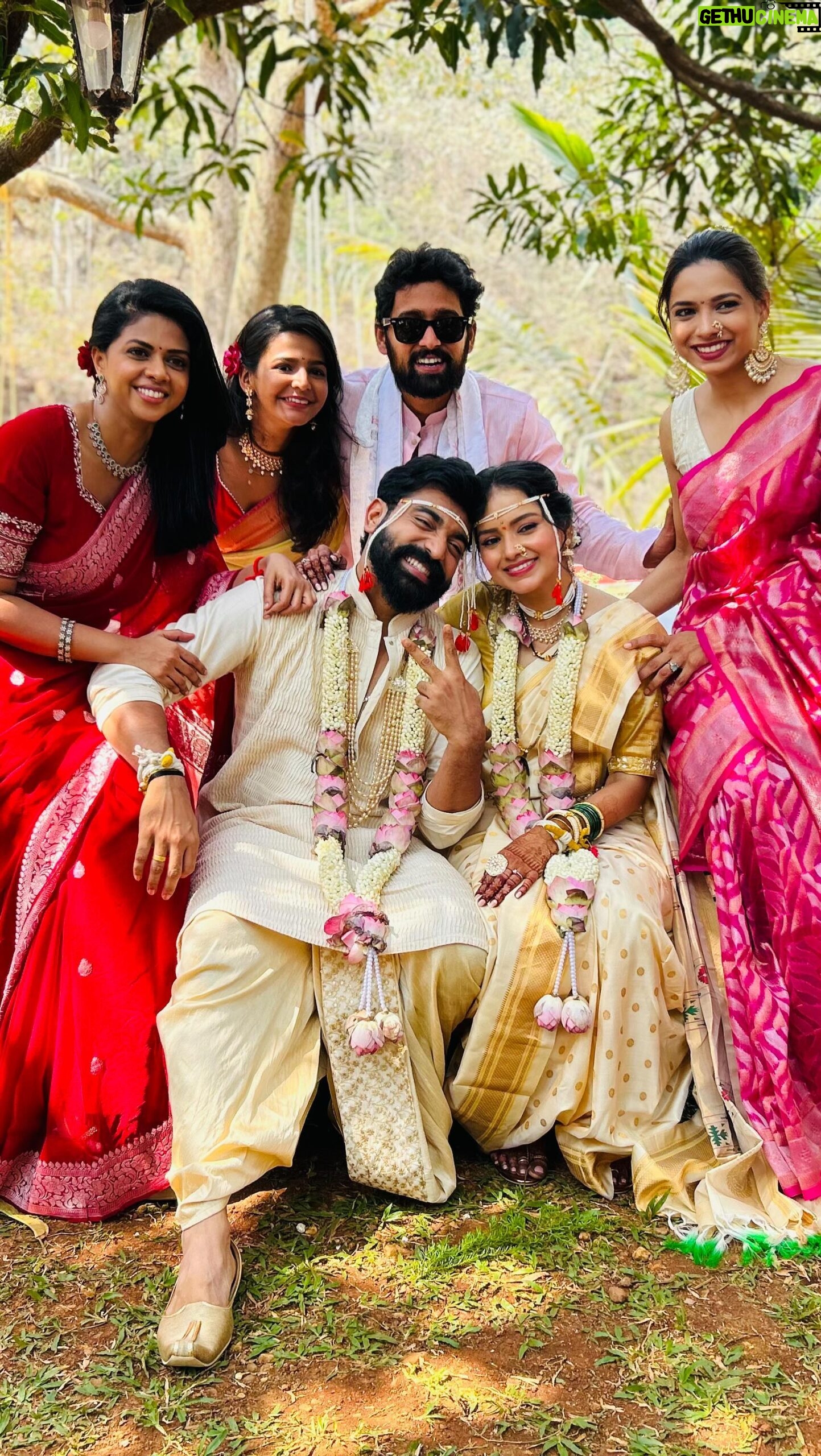 Rutuja Bagwe - 4.6K Likes - Location Aani tayar aslyacha purepur vapar 😂😬
V.c @bendre.karan 😬❤️
Blouse @liiyanna_designs
#réel #reelsinstagram #reelitfeelit #happyme #happytime #rutujabagwe #saree #sareelover #sareefashion #enjoy